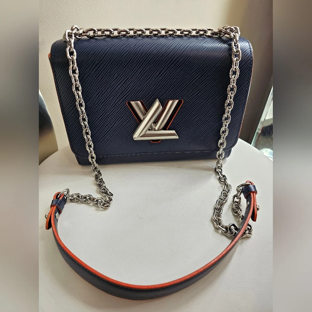 Louis Vuitton Twist MM Epi Leather Crossbody Navy Blue Bag - Picture 5 of 13